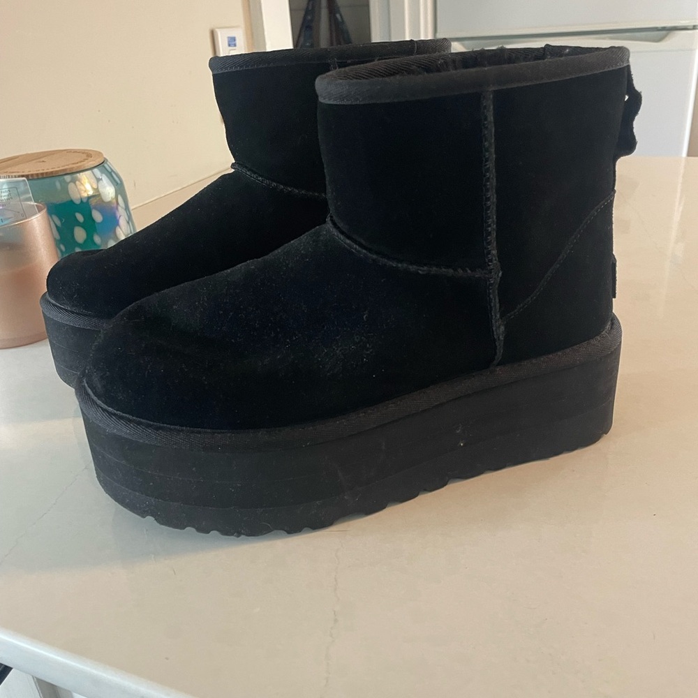 UGG Classic Mini Platform Boots in Black